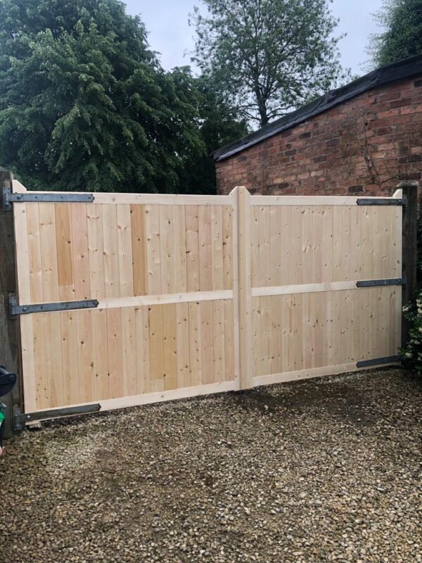 Lodge Style - Untreated Scandinavian RedWood